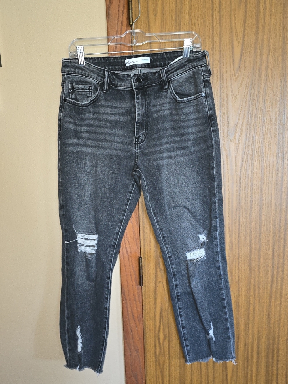 KanCan Black Distressed Cropped Ankle Jeans